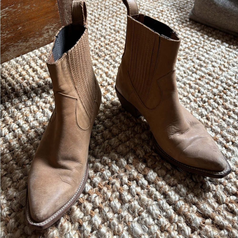 Frye SACHA CHELSEA Boot